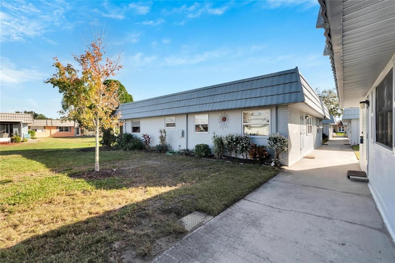 202 Bedford Trl #112, Sun City Center, FL 33573
