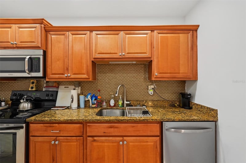 1542 Lakeview Rd, Clearwater, FL 33756