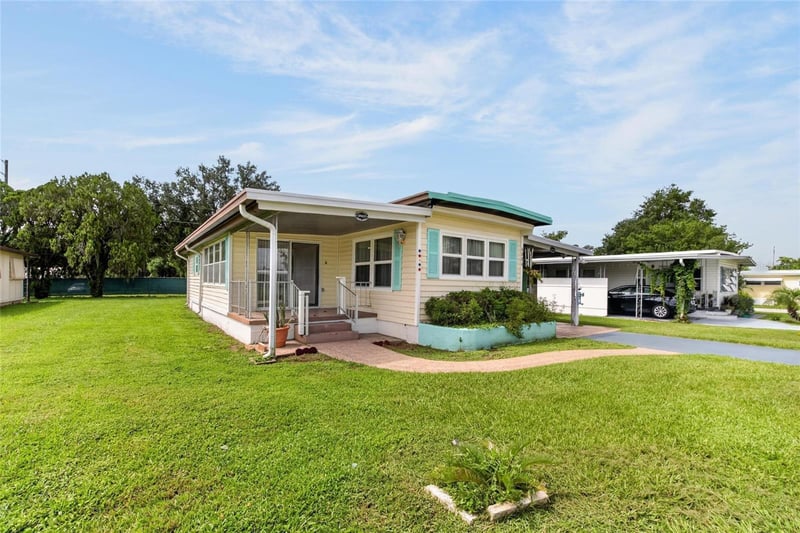 6004 Alpine Dr, Zephyrhills, FL 33542