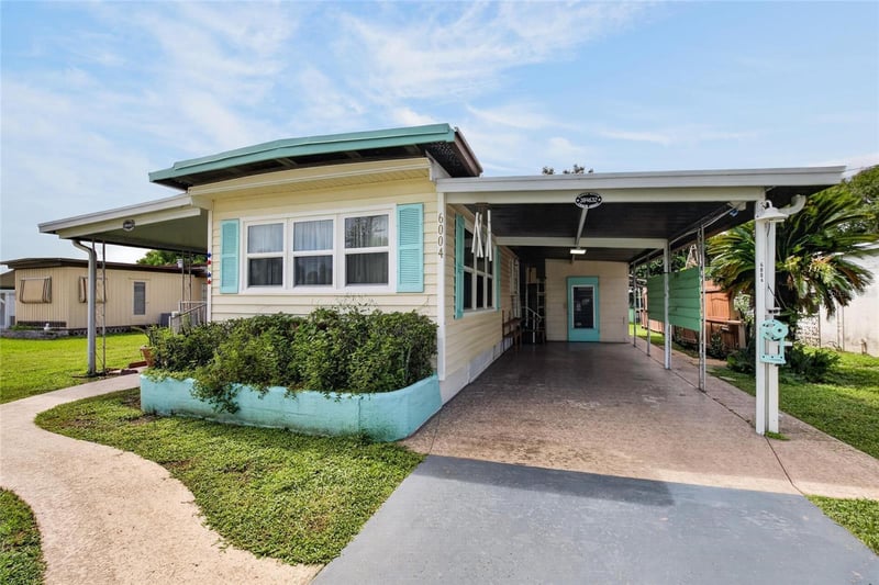 6004 Alpine Dr, Zephyrhills, FL 33542