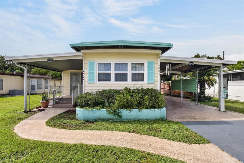 6004 Alpine Dr, Zephyrhills, FL 33542