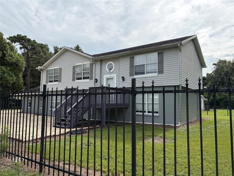4706 Coats Rd, Zephyrhills, FL 33541