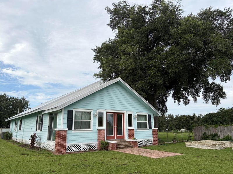 4613 Keene Rd, Plant City, FL 33565