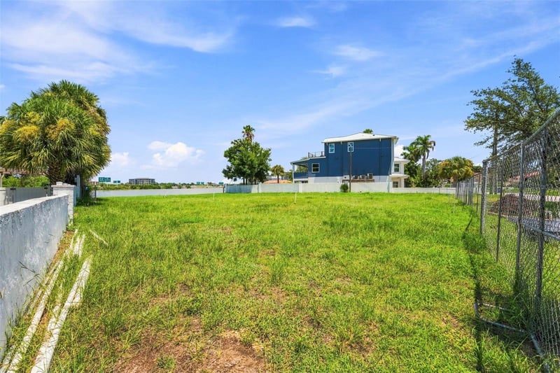 5833 Mariner St, Tampa, FL 33609