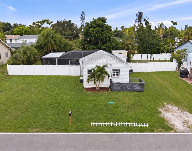 4512 86th St W, Bradenton, FL 34210