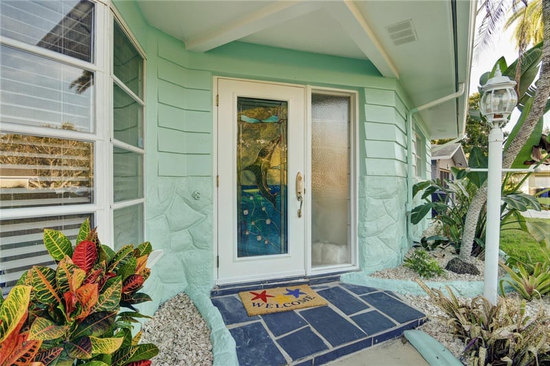 1968 Souvenir Dr, Clearwater, FL 33755