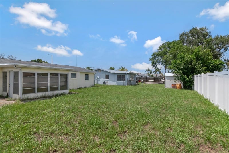 1024 Viking Dr, Holiday, FL 34691