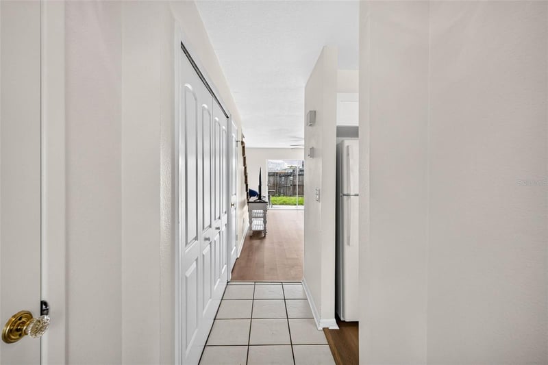 1760 Mill Run Cir, Tampa, FL 33613