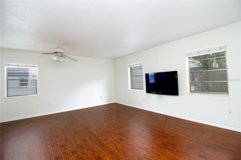6940 Sunset Dr #2C, St Petersburg, FL 33707