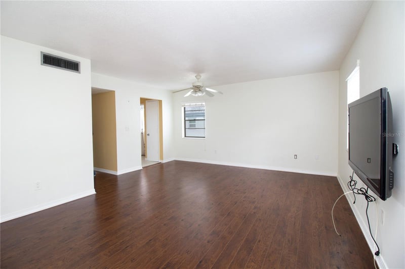 6940 Sunset Dr #2C, St Petersburg, FL 33707