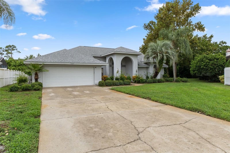 3225 Glenwood Cir, Holiday, FL 34691