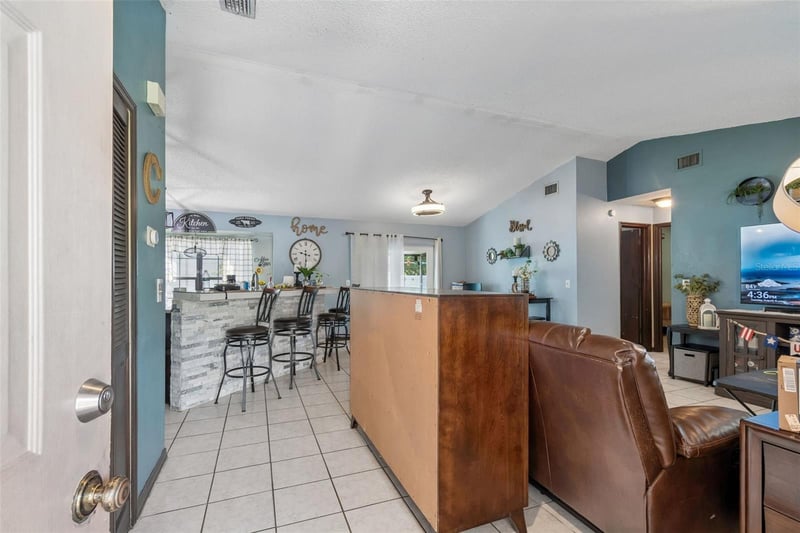 10326 Out Island Dr, Tampa, FL 33615