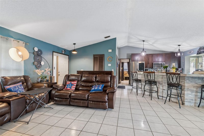 10326 Out Island Dr, Tampa, FL 33615