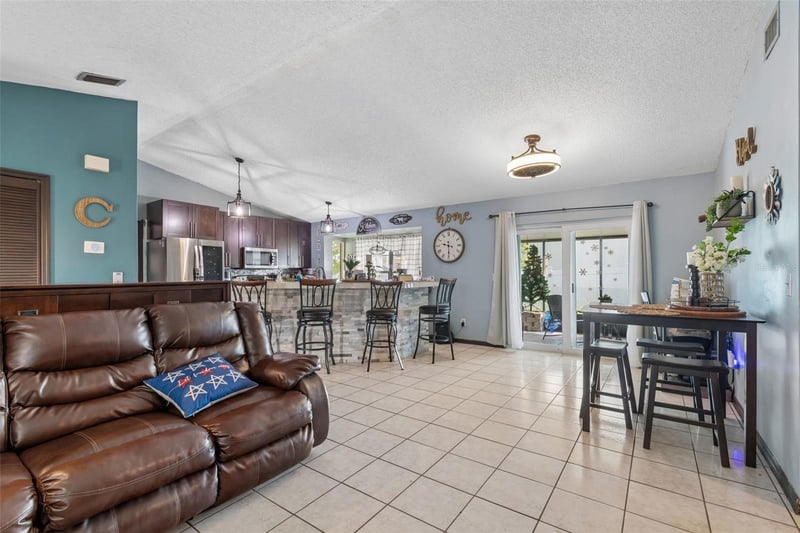 10326 Out Island Dr, Tampa, FL 33615