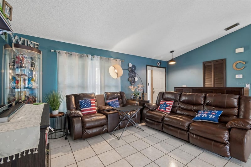 10326 Out Island Dr, Tampa, FL 33615
