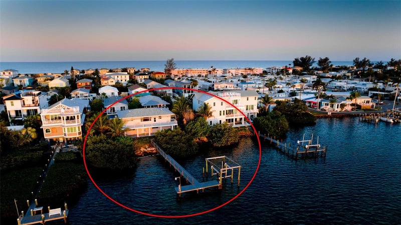 2512 Avenue A, Bradenton Beach, FL 34217