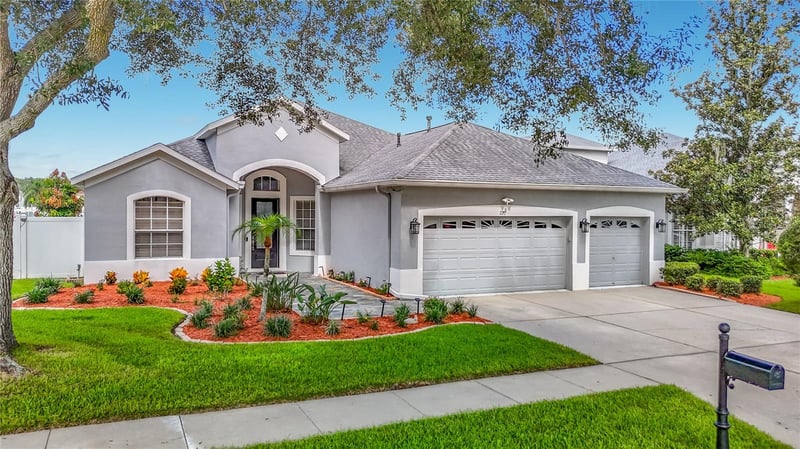 220 Ronja Ln, Valrico, FL 33594