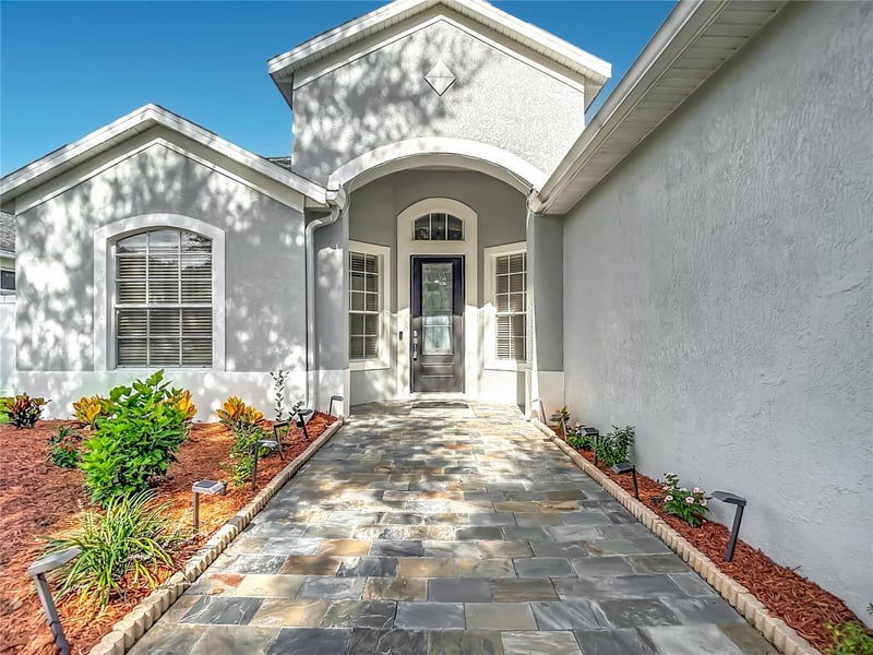 220 Ronja Ln, Valrico, FL 33594