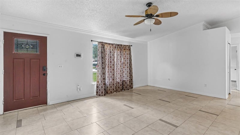 1306 Borden Ct, Valrico, FL 33594