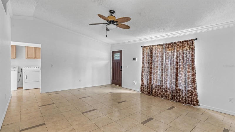 1306 Borden Ct, Valrico, FL 33594