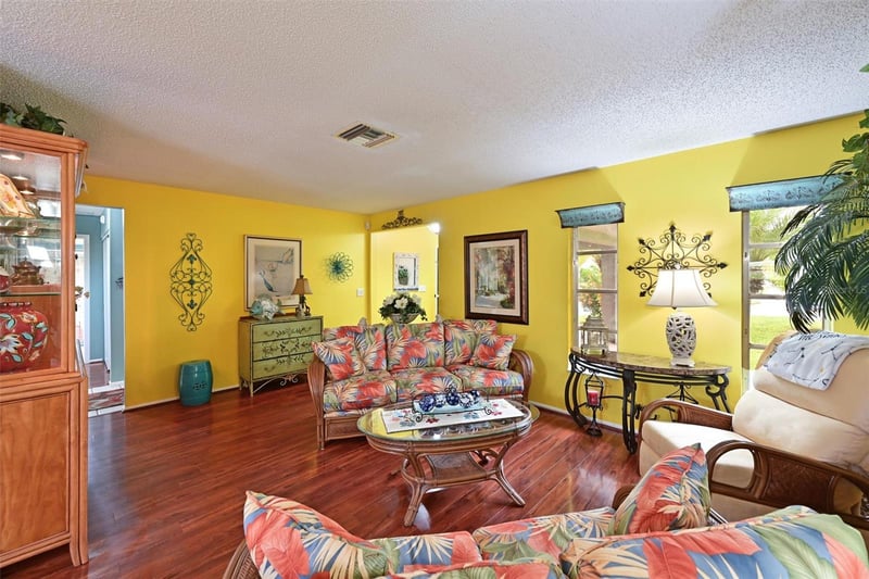 811 Alderwood Way, Sarasota, FL 34243