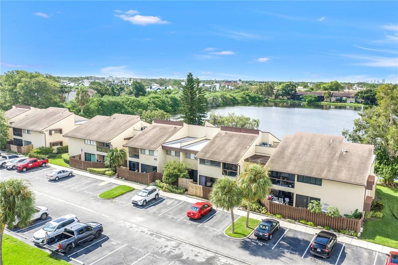 750 Village Dr #105, St Petersburg, FL 33716
