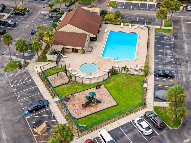 750 Village Dr #105, St Petersburg, FL 33716