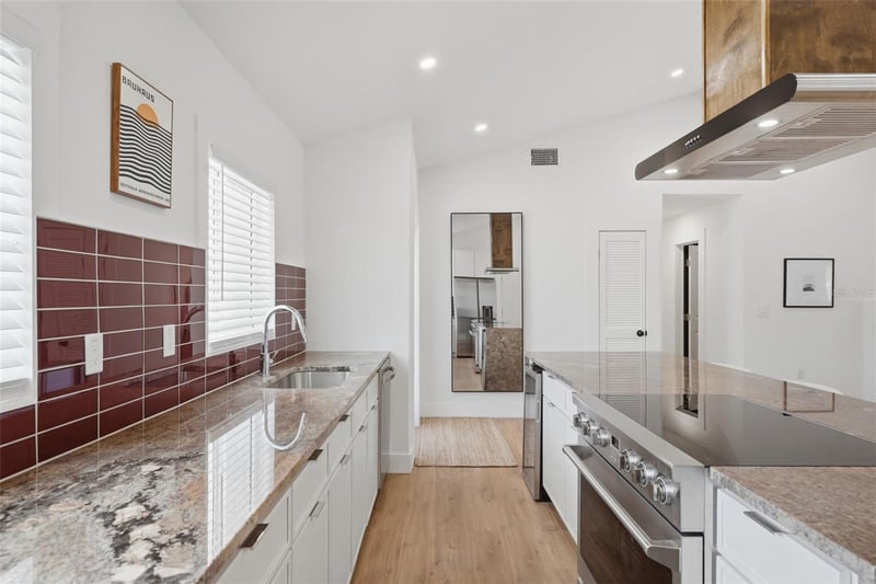 2400 66th Ter, St Petersburg, FL 33712