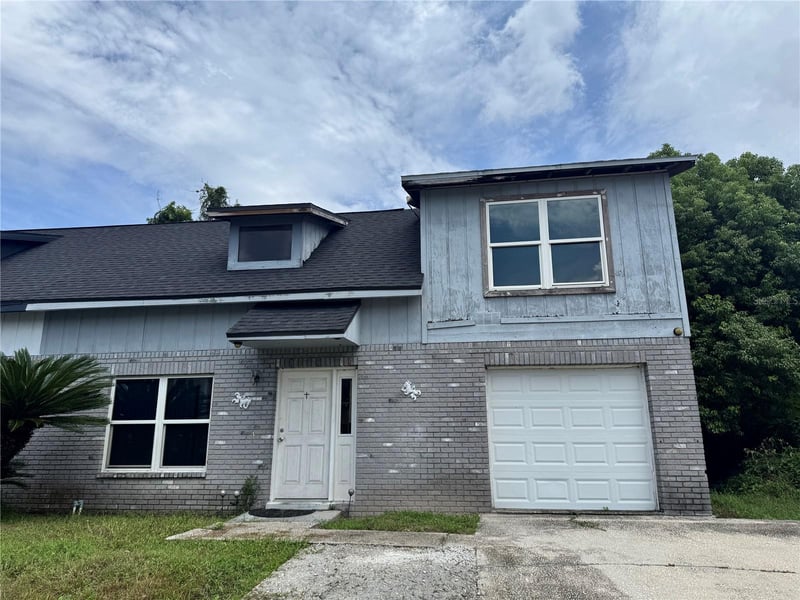 717 Gasparino Ct, Seffner, FL 33584