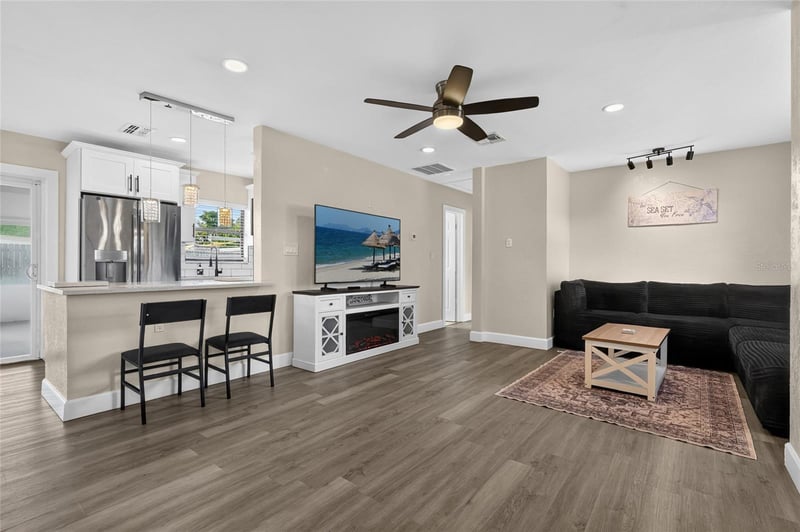 2003 Princeton Ave, Bradenton, FL 34207