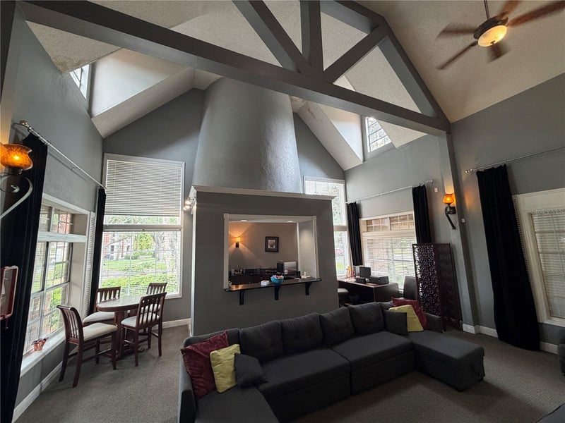 10200 Gandy Blvd N #512, St Petersburg, FL 33702