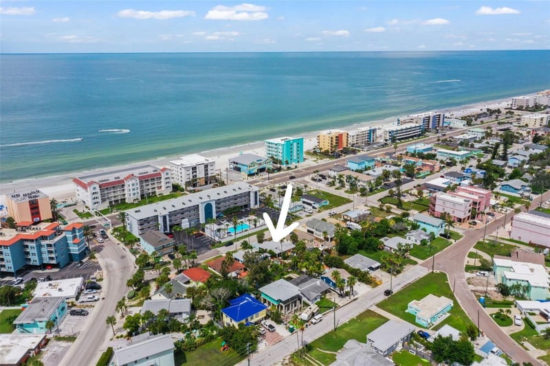 14023 Palm St, Madeira Beach, FL 33708
