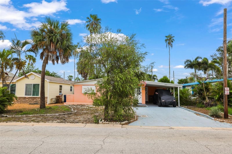 14023 Palm St, Madeira Beach, FL 33708