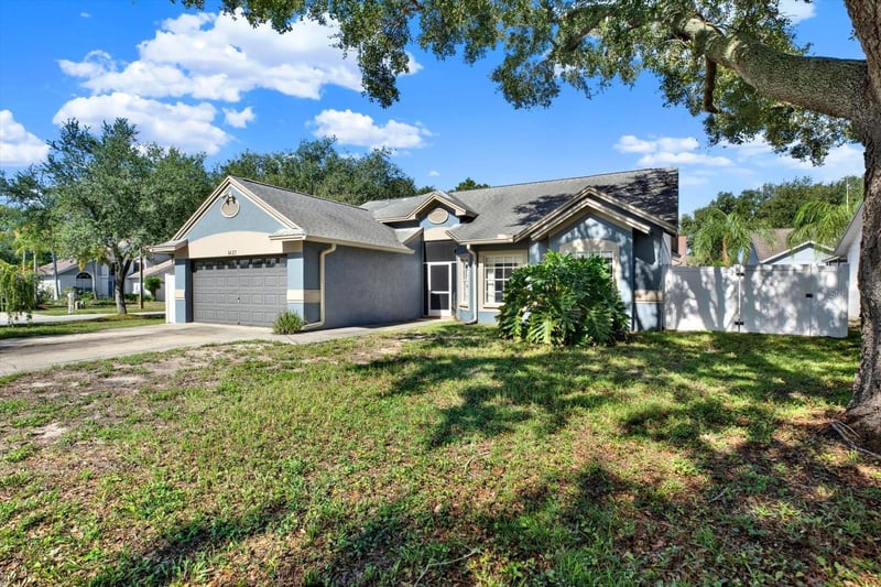 1427 Bay View St, Tarpon Springs, FL 34689