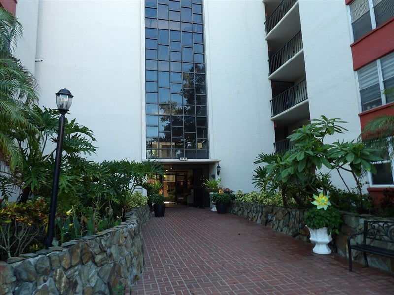 2699 Seville Blvd #802, Clearwater, FL 33764