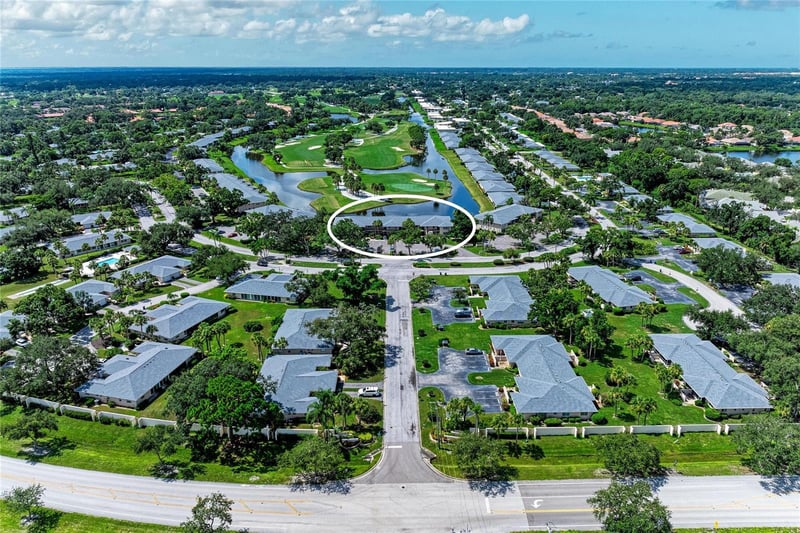 6999 Country Club Dr #123, Sarasota, FL 34243