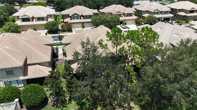 8240 Acadian Ln, Seminole, FL 33777
