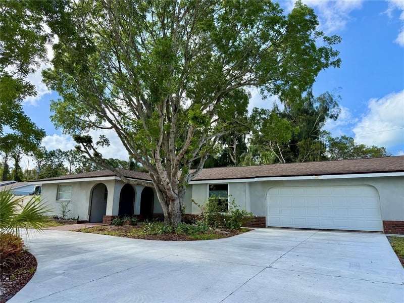 8228 Constance Dr, Sarasota, FL 34243