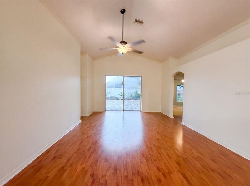 6941 Crown Lake Dr, Gibsonton, FL 33534