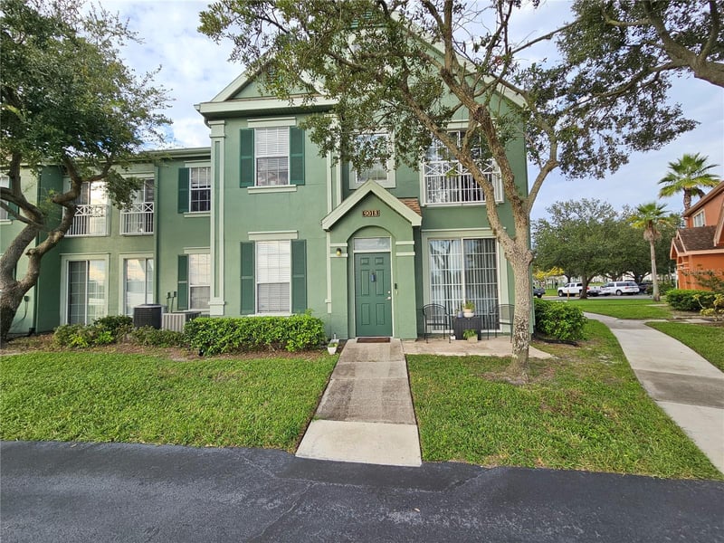 9018 Lake Chase Island Way #9018, Tampa, FL 33626