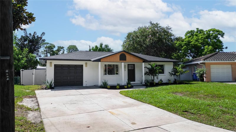 3272 54th St N, St Petersburg, FL 33710