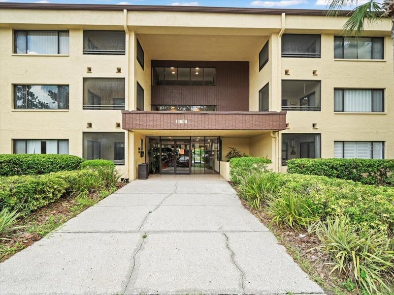 13604 Village Dr #314, Tampa, FL 33618