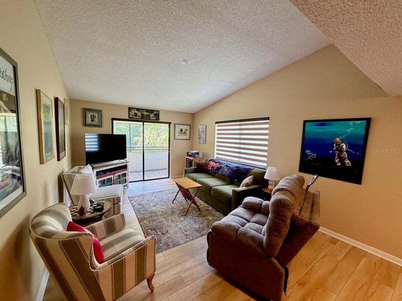 13604 Village Dr #314, Tampa, FL 33618