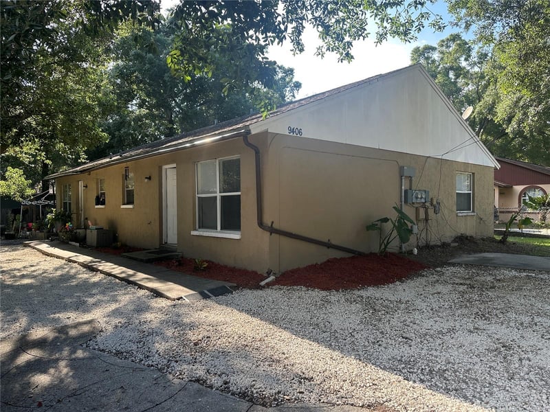 9406 N Hartts Dr, Tampa, FL 33617