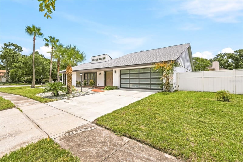 8215 La Serena Dr, Tampa, FL 33614