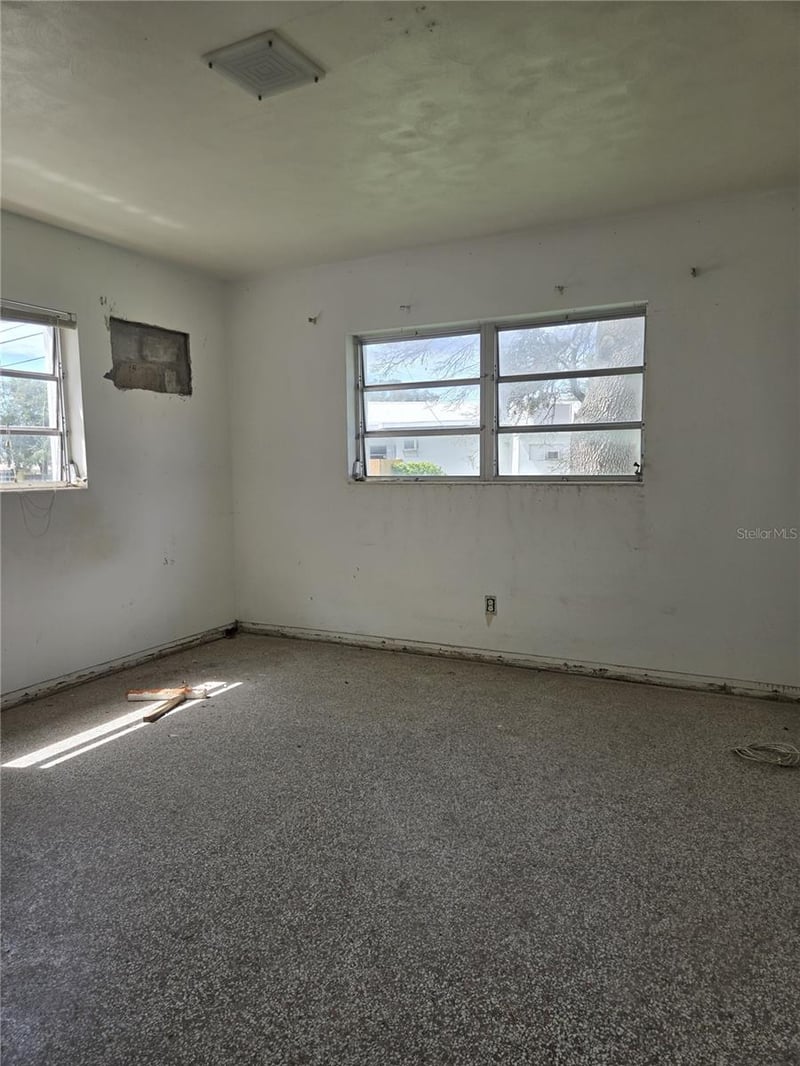 1216 Franklin Cir, Clearwater, FL 33756