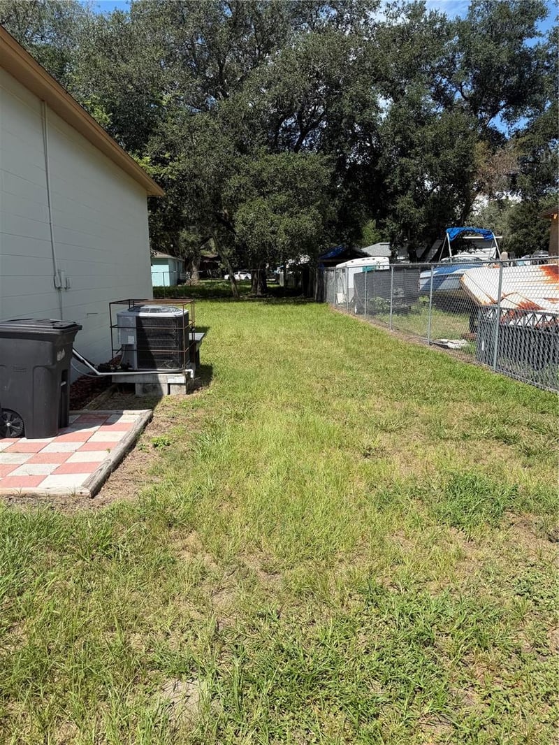 21015 Market St, Dade City, FL 33523