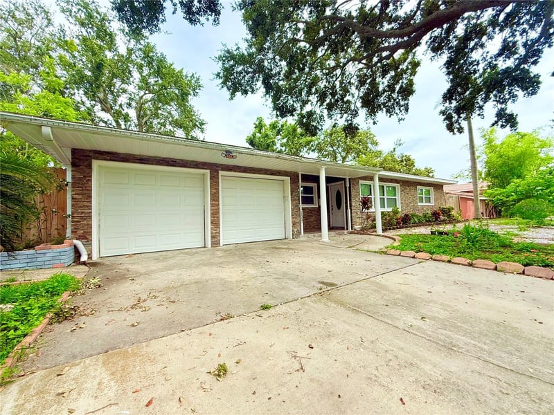 1557 Robinson Dr, St Petersburg, FL 33710