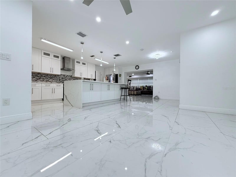 1557 Robinson Dr, St Petersburg, FL 33710