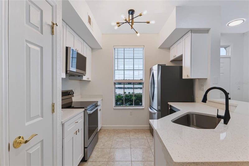9818 Lake Chase Island Way #9818, Tampa, FL 33626